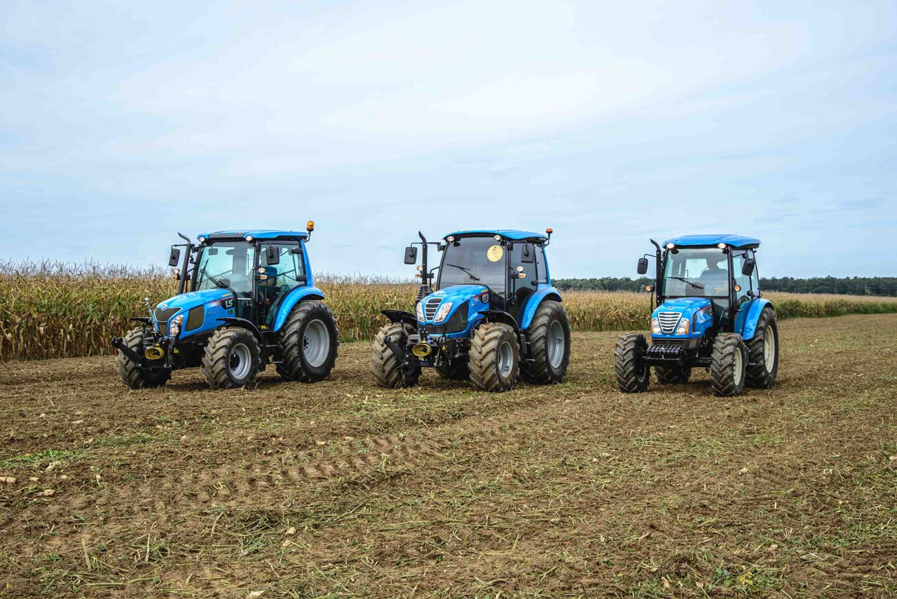 LS traktorji XU,MT5 in MT7.101 na polju